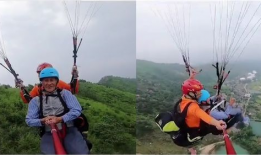 滑翔伞视频,滑翔伞飞行之旅精彩瞬间回顾